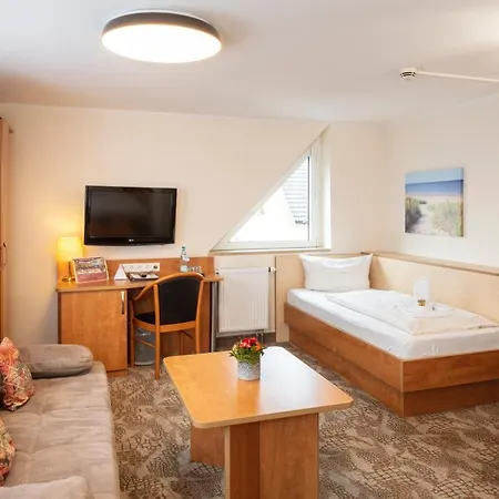 Maximilian & / Basel