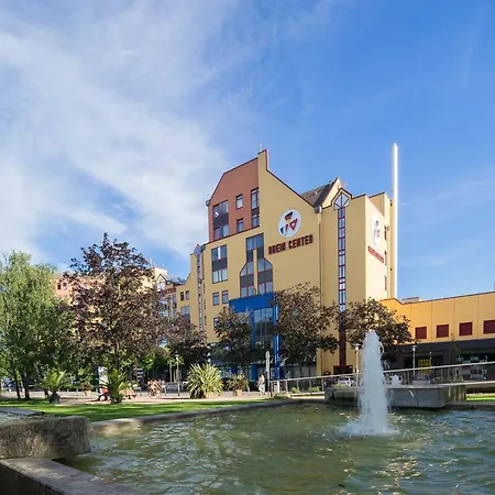 Maximilian & / Basel Hotel