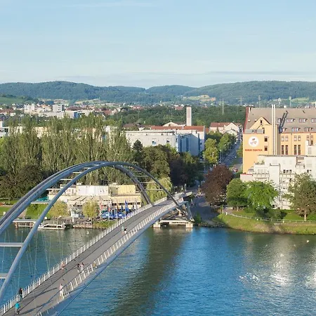 Maximilian & / Basel Hotel