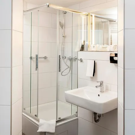 Hotel Maximilian & / Basel 3*