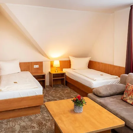 Hotel Maximilian & / Basel