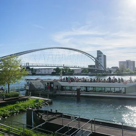 Hotell Maximilian & / Basel