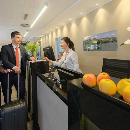 Hotel Maximilian & / Basel Weil am Rhein